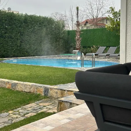 Villa Luxury Big In With Pool Skmaxx *