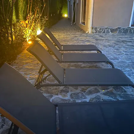 Luxury Big In With Pool Skmaxx Villa