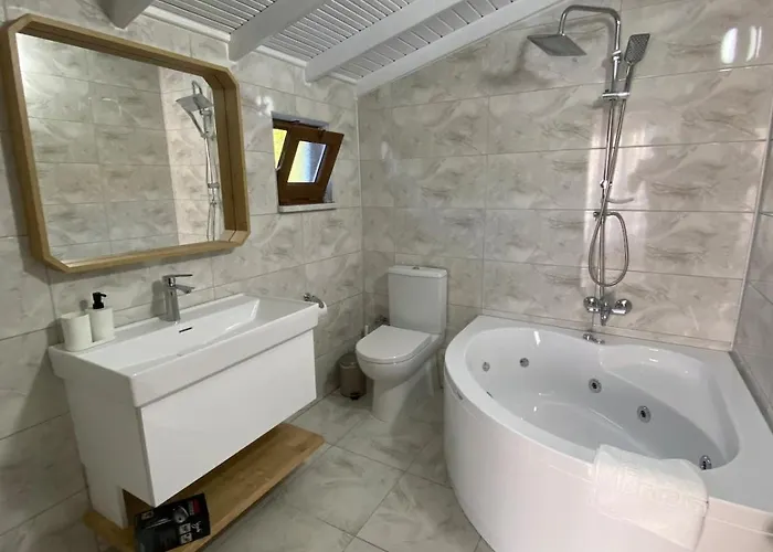 Villa Luxury Big In With Pool Skmaxx